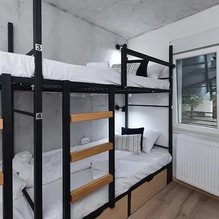 Industrial Jovana Hostel Odzaci
