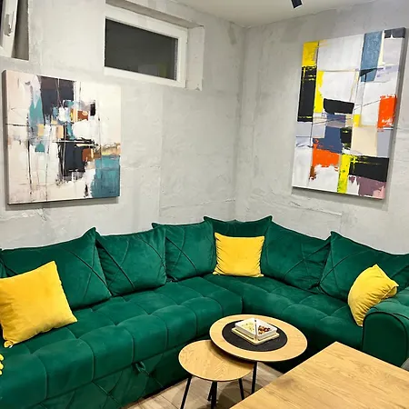 Industrial Jovana Hostel