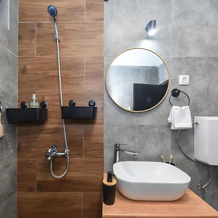 Industrial Jovana Hostel *